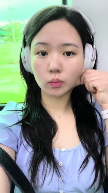 K_onni (@soy.k_onni.coreana) in a TikTok video about her consultation and personalized facial plan at Delphic Clinic, Gangnam — Korean dermatology consultation explained