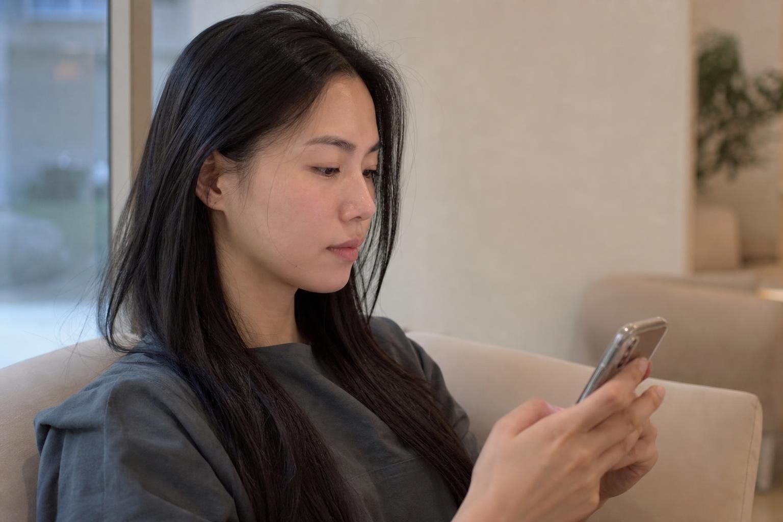 首爾江南醫美診所的療程室裡，擺放著電波拉提儀器