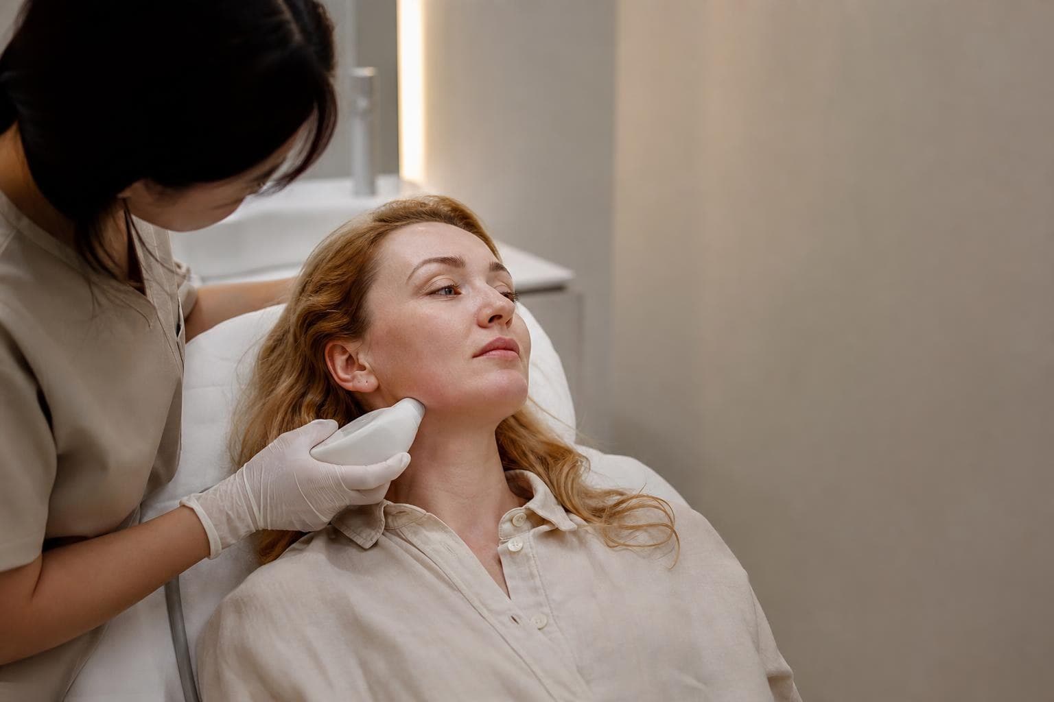 A lifting treatment consultation at Delphic Clinic in Gangnam, Seoul